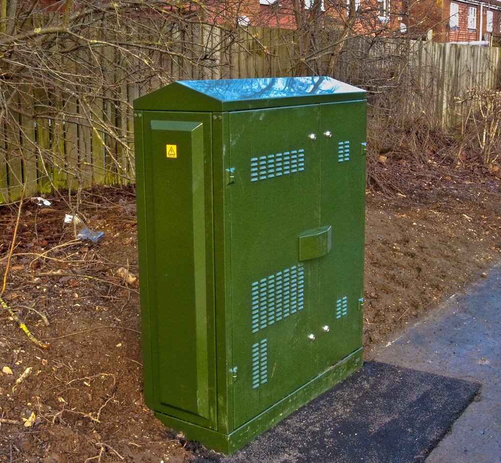 BT converts 60,000 street cabinets into EV chargepoints 